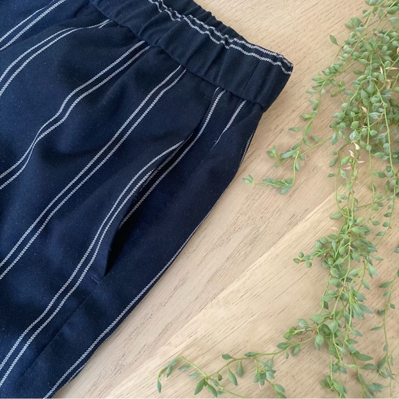 Wide legged trousers - Picture 3 of 6